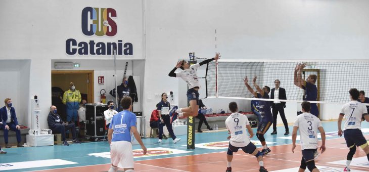 Saturnia Aci Castello: Biancoblu ancora troppi blackout nell’esordio al PalaArcidiacono, sconfitta per 3-1