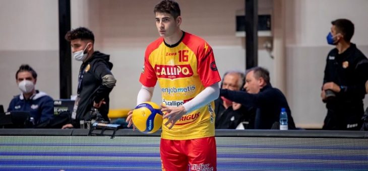 Alberto Nicotra, giovane e promettente schiacciatore, torna in casa Saturnia