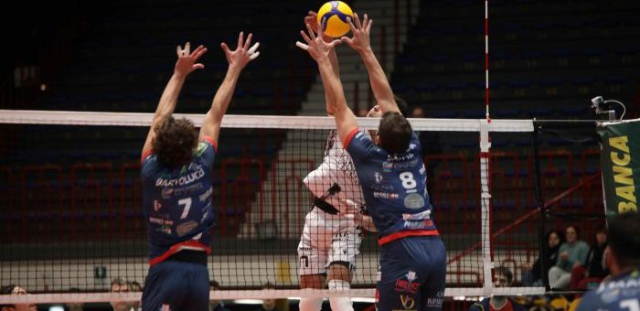 Cosedil Saturnia Acicastello non inverte la rotta- Emma Villas Siena vince al tie break